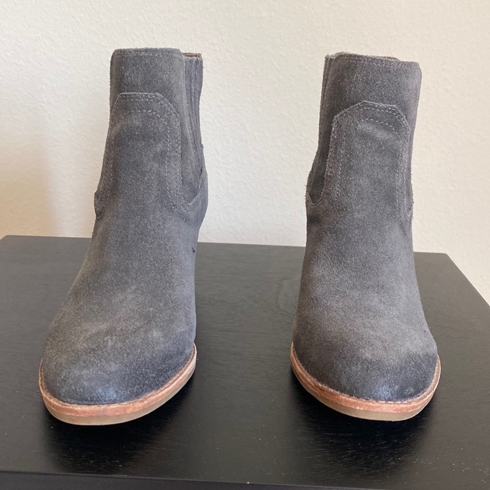 Women’s Dolce Vita Booties (6.5)
